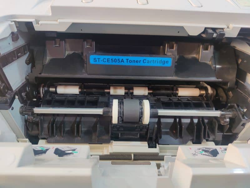 hp leser jet printer  P2035n not used at all, 6