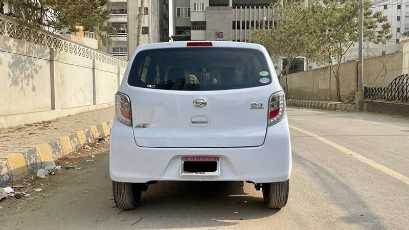 Daihatsu Mira 2015 3