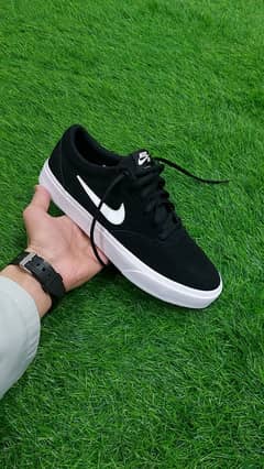 Nike sb charge sneakers