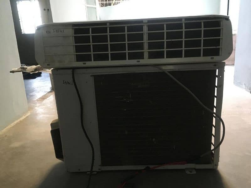 Haier Split AC. 1 Ton Good Condition. Working is Good 4