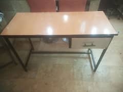 Computer table (4x2) size made up of strong metal