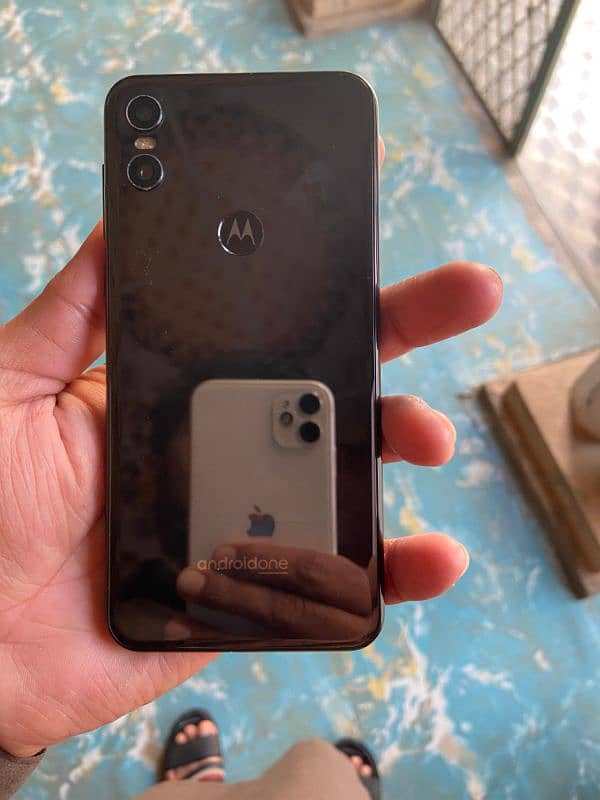 Motorola One 3