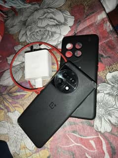 OnePlus 11 with 80wat charger back broken non PTA 8gen 2 snapdragon