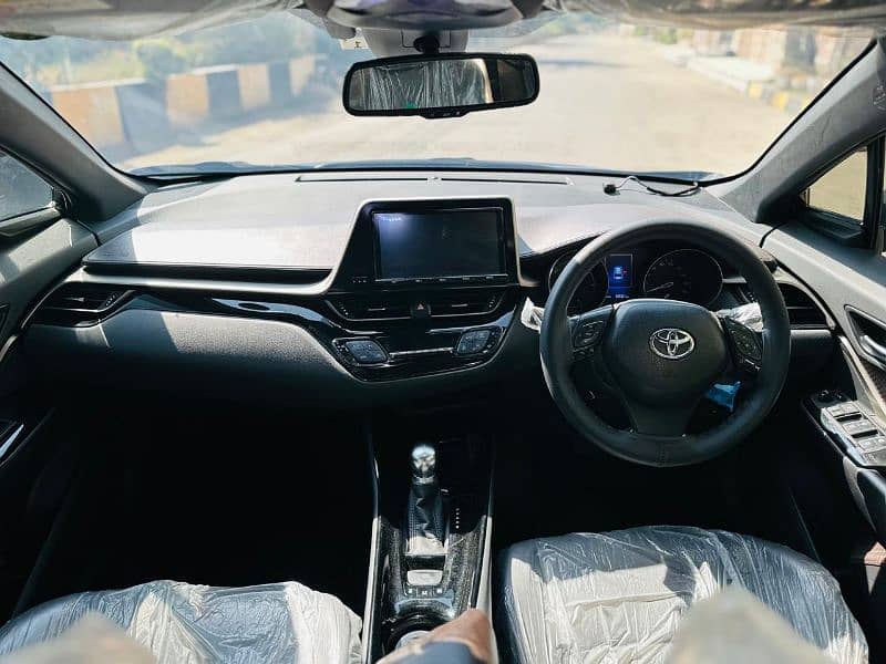 Toyota C-HR 2017 8