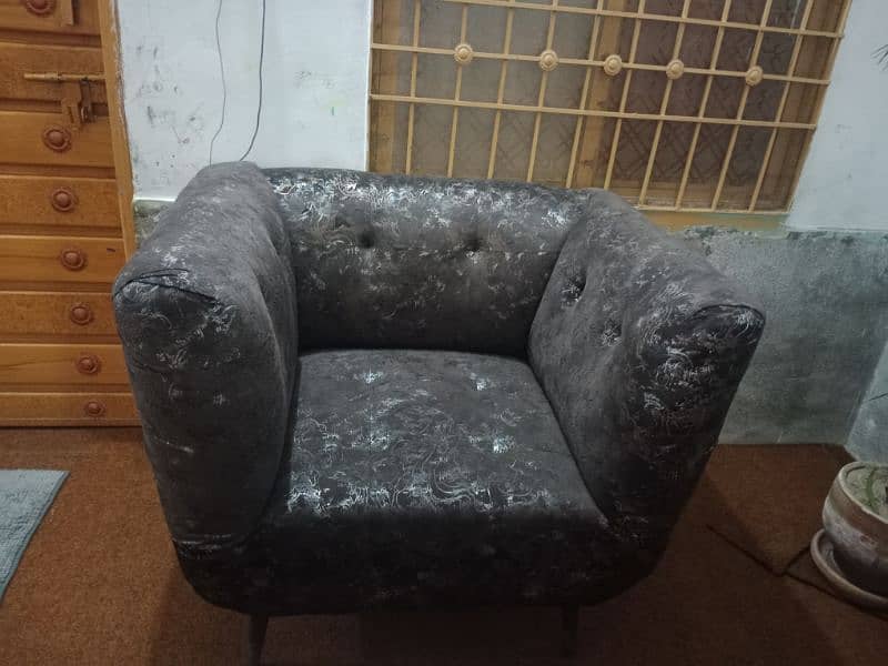 Sofa set 5 seater 4