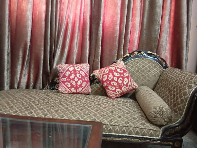 Chiniot style sofa set with dewan and table set 0