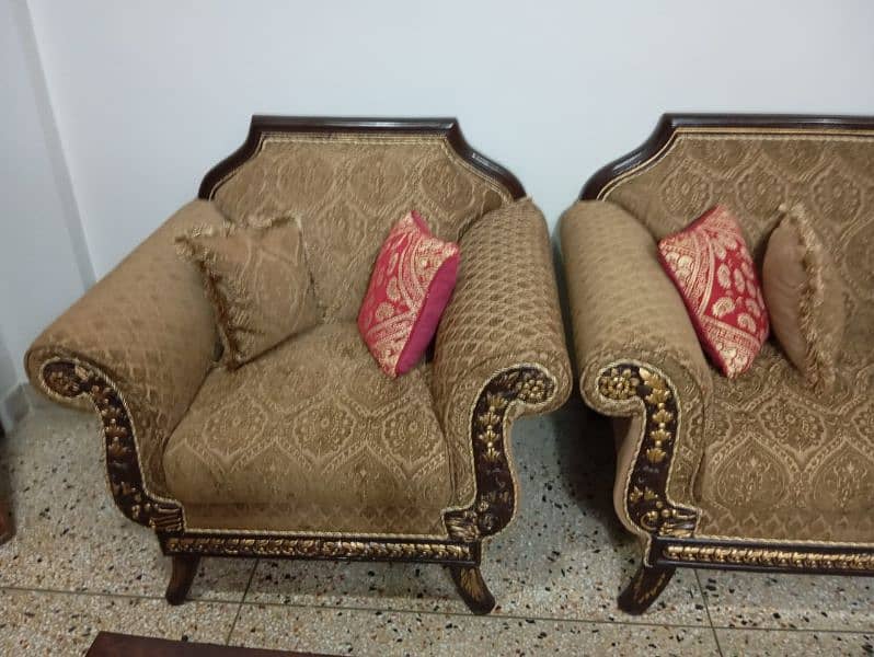 Chiniot style sofa set with dewan and table set 7