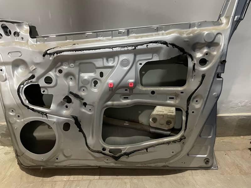 Vitz 12-14 Driving Side Door (Right Side) 1