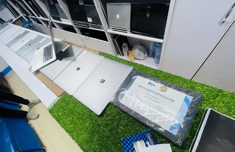 (16 inch) (2019) i9 (16gb/1TB  ) (4gb GPU) (APPLE PRO) Magic Keyboard 11
