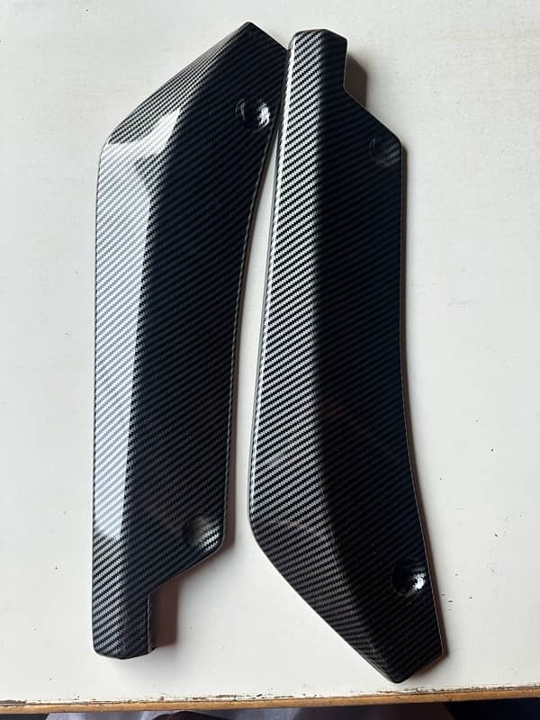 toyota crolla back splitter new 10/10 not ueds 4