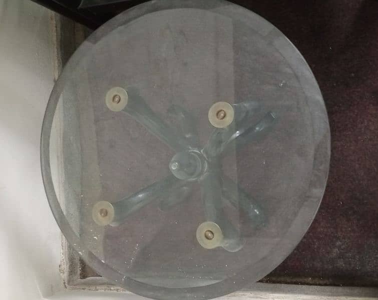 used 2 round 1 oval center table 0