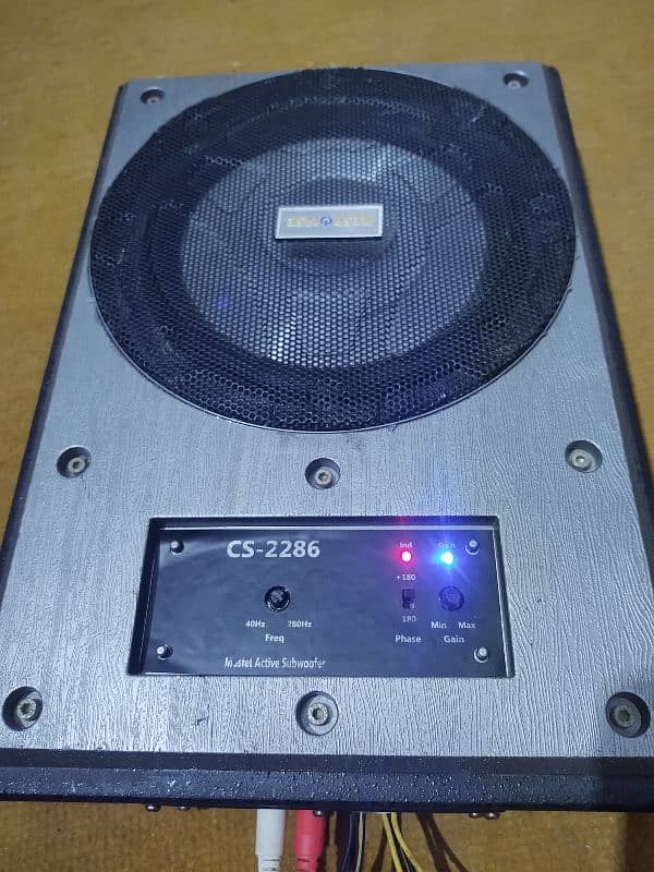 Original imported branded Geniune USA Response Underseat heavy woofer 0