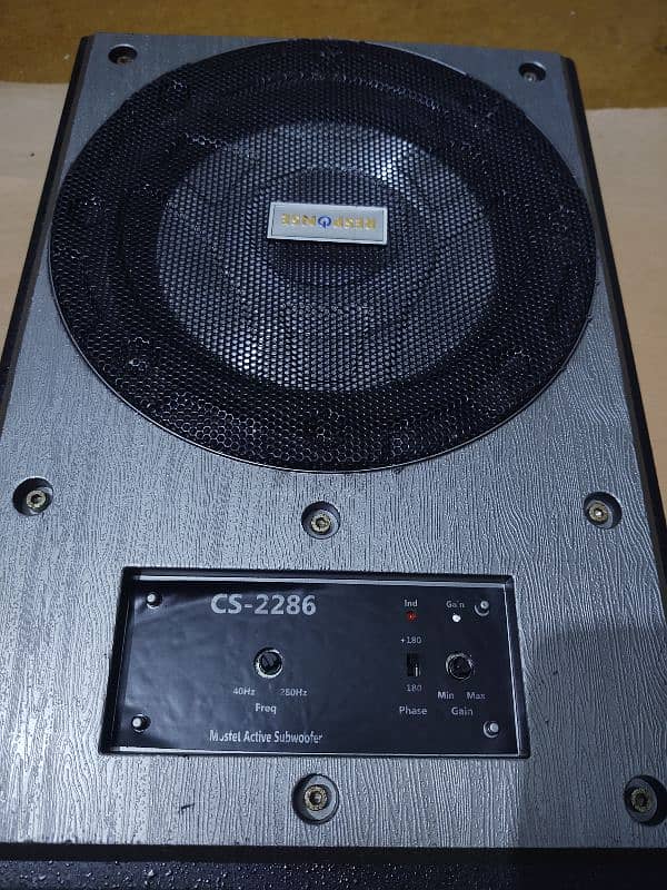Original imported branded Geniune USA Response Underseat heavy woofer 15