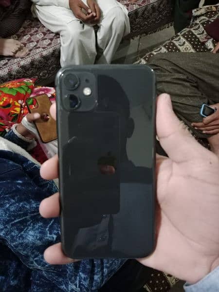 iPhone 11 (Negotiable) 4