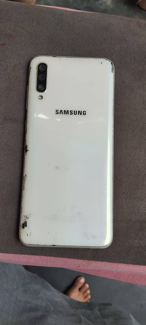 Samsung a70 6 128 3