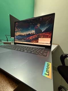 Laptop Lenovo (Idea pad Slim 3 core i5)