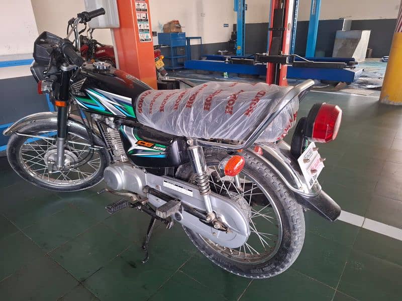 Honda 125 2023 Black 4