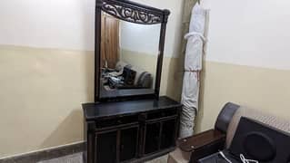 Stylish dressing table for sale