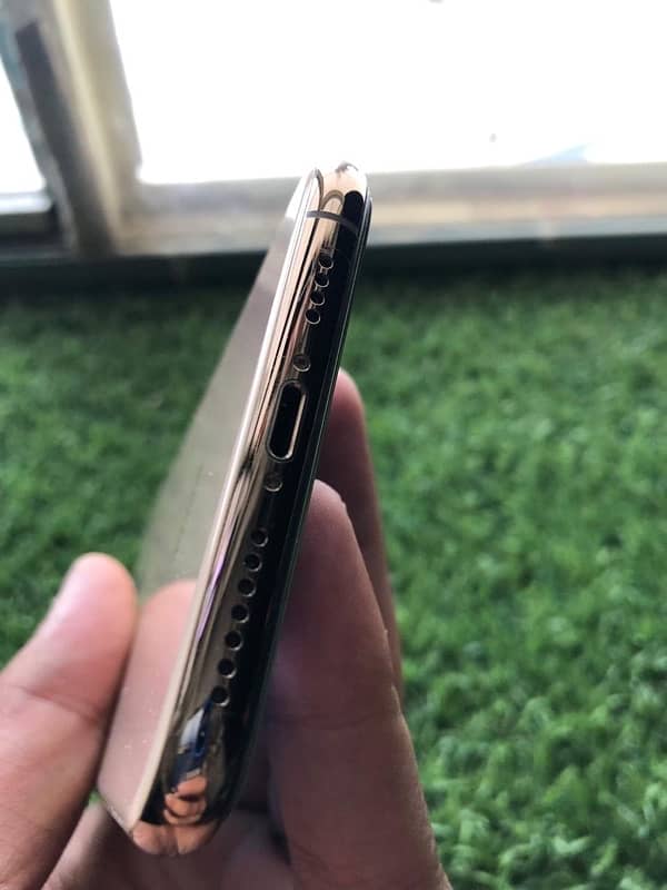 iphone xsmax 256gb pta approved LLA model water pack with 12  pouch 0