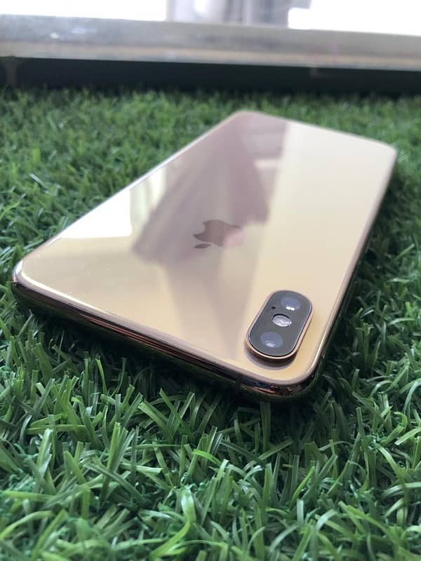 iphone xsmax 256gb pta approved LLA model water pack with 12  pouch 4
