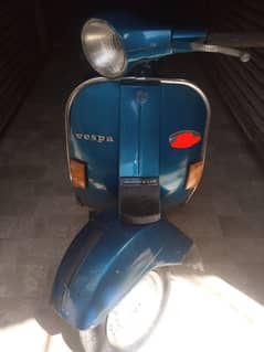 Italian Sprint vespa . what's app 0333 3261401.