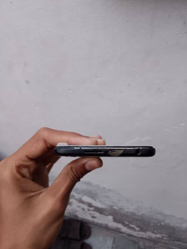 Vivo Y66 3GB Ram 16 GB Storage Non PTA 4
