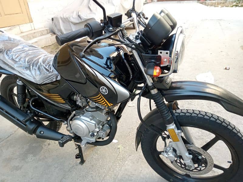 Yamaha YBR125G 2024 5