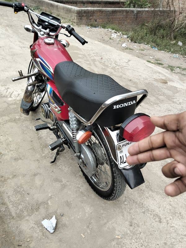 HONDA CG125 2022 RED 2