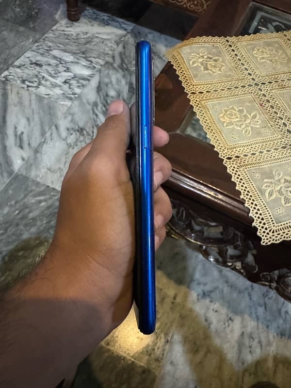 Realme 5 , Memory 4/64 1