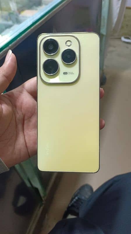 Infinix Hote 40 pro 1