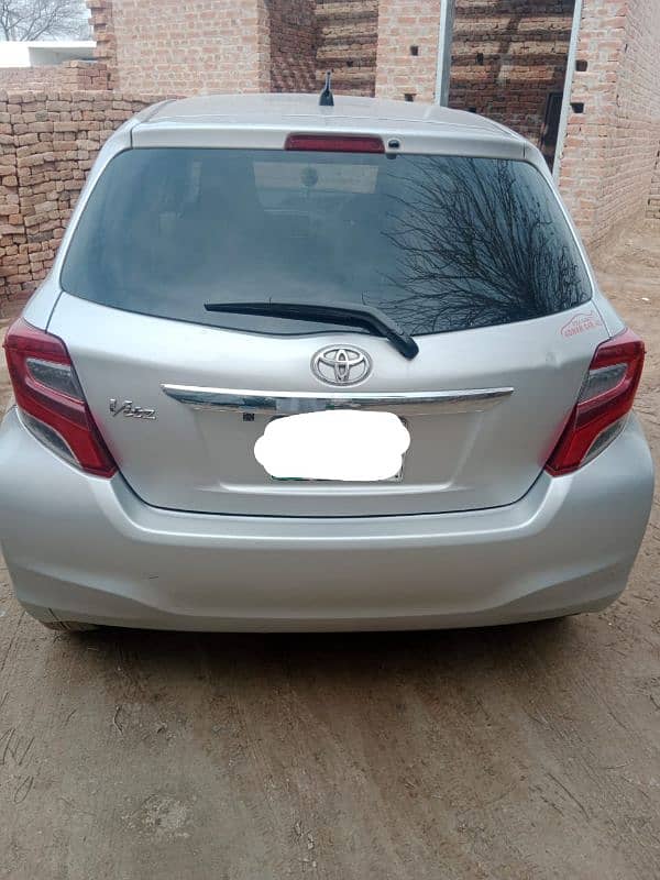 Toyota Vitz 2013/2016 5