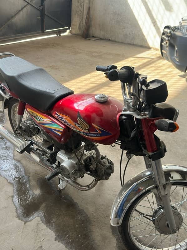 Honda CD70 9