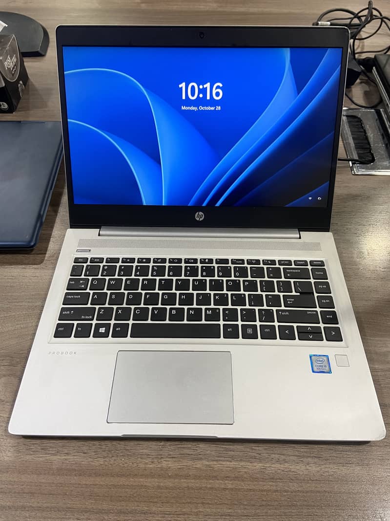 Hp Probook 14 inch, 8Gb ram, 256Gb 0