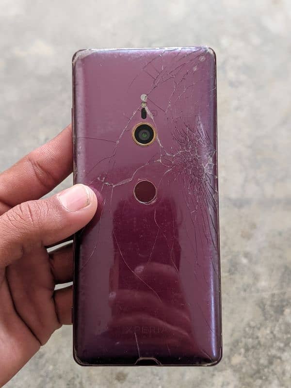 sony xz3 urgent sale 2