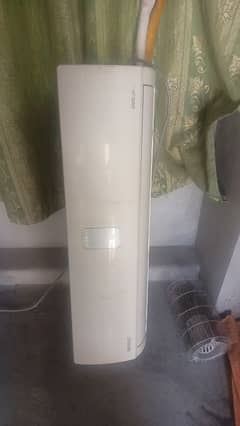 orent 1.5 ton ac simple like new