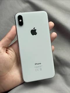 iPhone xsmax 256gb watarproof battery health 72 10 by 10 condition