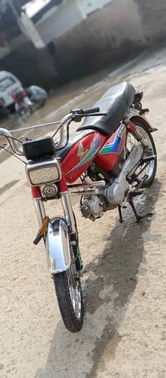 HONDA CD 70 2013 model