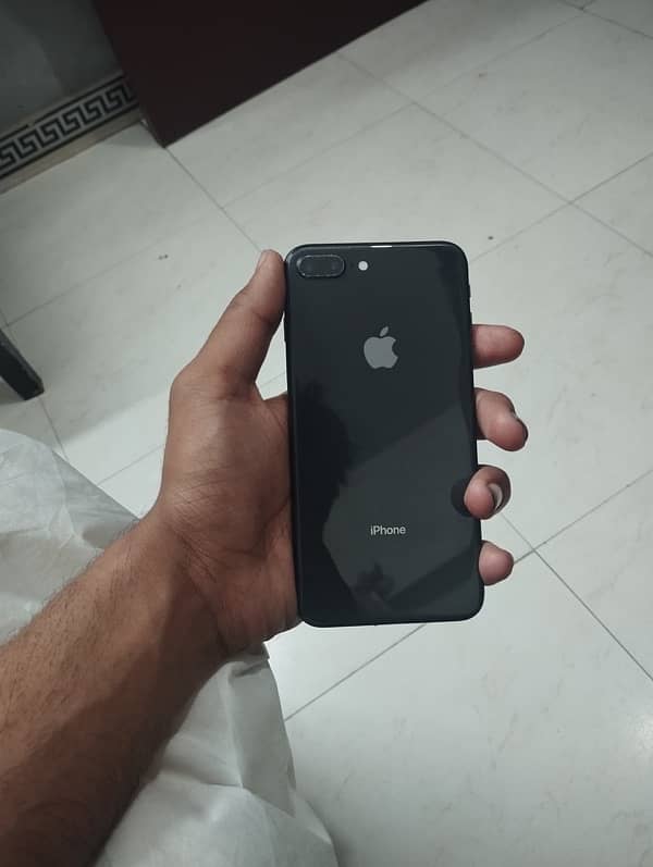 iPhone 8 plus non pta exchange possible with iphone xr or se2020 1