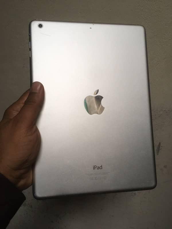 iPad Air with box 3