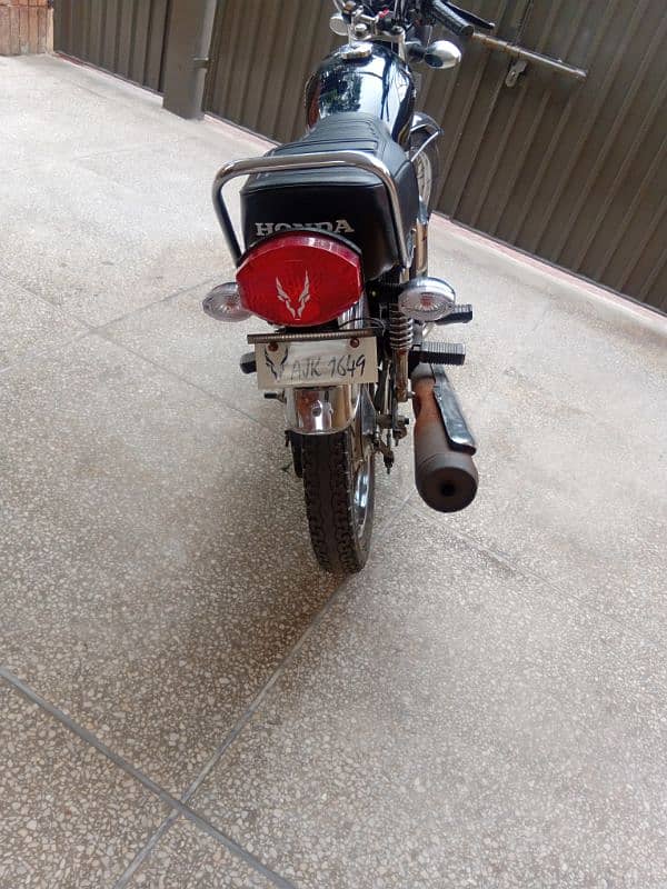 honda 125 special addition 2022 3