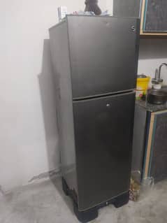 PELL Fridge Medium Size All Ok