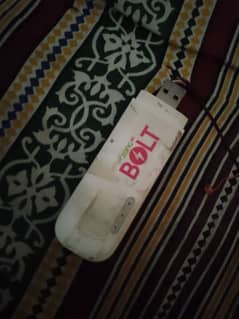 zong bolt USB internet device price kam ho jayi gi