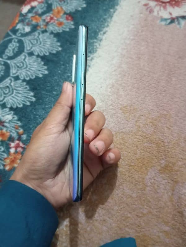 Oppo F15 3