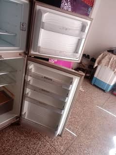 used fridge he medium size dawlance ka