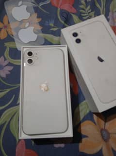 I phone 11 64 gb factory unlocked with box