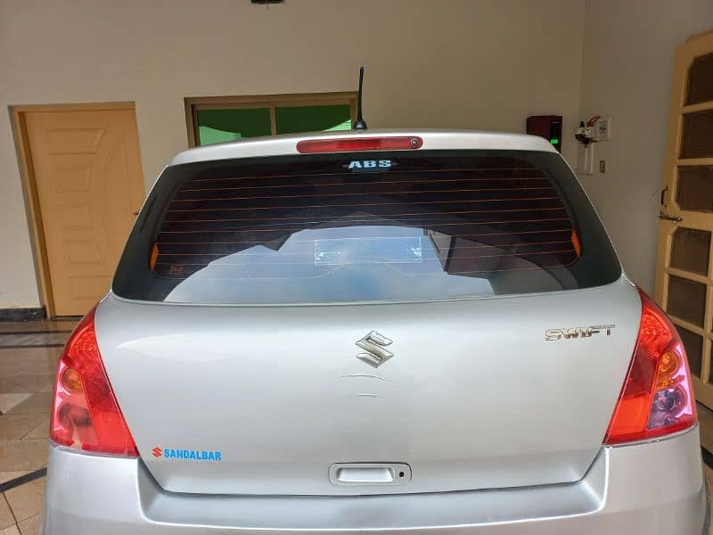 Suzuki Swift 2012 11