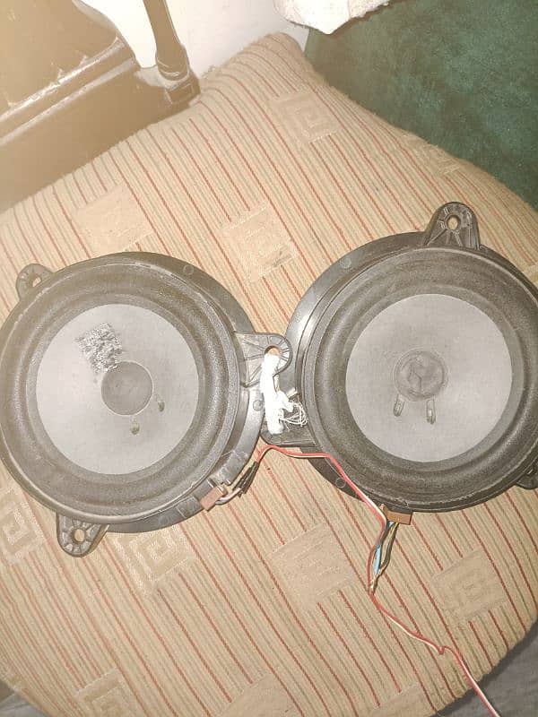 Boss speakers pair 3