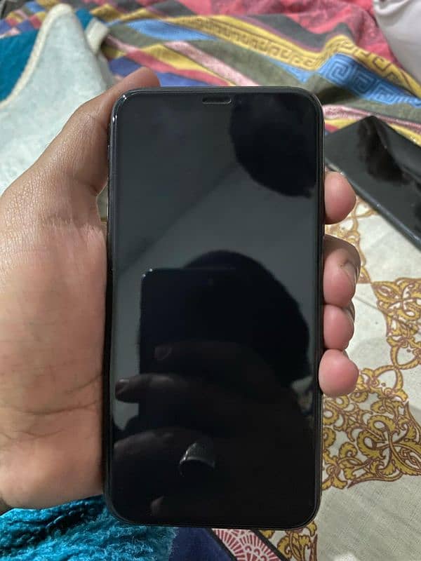 iphone xs PTA approved with box n charger 5