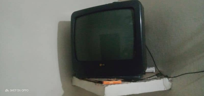 TV in Good condition 2