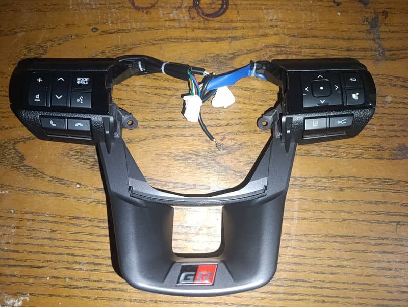 toyota revo + fortuner  Multimedia audio controls 0